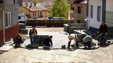 Elbistan'da 2 Milyon Metrekarelik Kilit Parke Çalışması