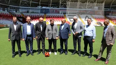 AK Parti Kütahya Milletvekilleri 'Erzincan 13 Şubat Şehir Stadı'nı inceledi