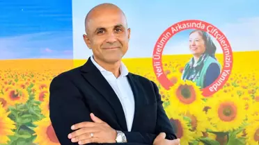 Adana'da deneme alanlarına ekilen yerli ayçiçeği tohumlarının mahsulleri hasat edildi