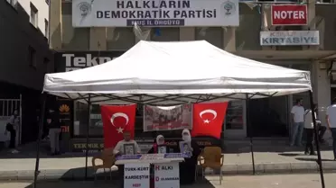 Muş'ta Aileler HDP İl Başkanlığı Önünde Oturma Eylemi Yaptı