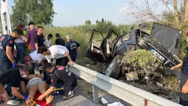 Aydın Söke'de Hafif Ticari Araç ile Cip Çarpıştı: 6 Yaralı