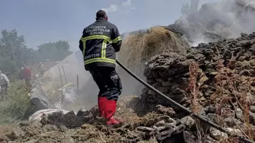 Kars'ta çıkan yangında bin balya ot ve kışlık yakacak zarar gördü