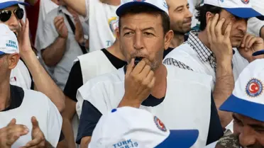 Türk Harb-İş Sendikası Üyeleri Ücret Artışı Talebiyle Eylem Yaptı