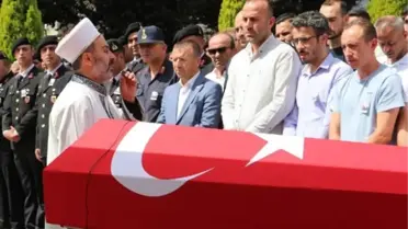Samsun'da trafik kazasında hayatını kaybeden Uzman Çavuş son yolculuğuna uğurlandı