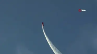 Türkiye'nin ilk kadın akrobasi pilotu ve yerli uçağımız Hürkuş izleyenleri mest etti