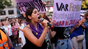 Luis Rubiales'in Hermoso'yu öpmesi: 'Milyonlarca kadın için çok tanıdık, dünyaya verilen mesaj korkunç'