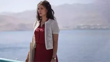 Siyah bikinili pozu, Leyla Tanlar'ı TRT'deki işinden etti