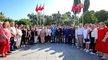 Seferihisar'da 30 Ağustos Kutlamaları Çelenk Koyma Töreni ile Başladı