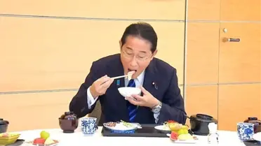 Japonya Başbakanı Fumio Kishida, Fukuşima Nükleer Santrali'ndeki arıtılmış radyoaktif suyun güvenli olduğunu göstermek için balık yedi