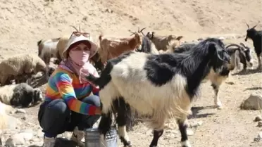 Veterinerlik öğrencisi kardeşler ailesine destek oluyor