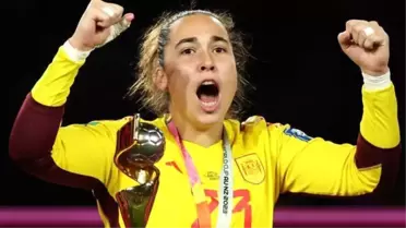 İspanya Milli Futbol Takımı Öpücük Skandalıyla Gündemde