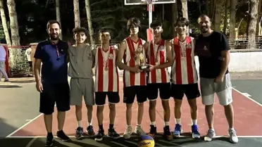 Bayburt takımı sokak basketbolunda üçüncü oldu