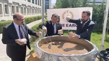 Niğde Barosu Adliye Bahçesinde Aşure İkramı Gerçekleştirdi