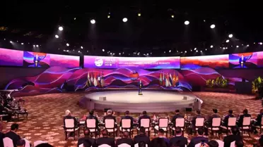 ASEAN Zirvesi'nde liderler barış mesajları iletti