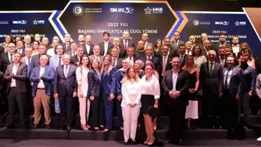Türkiye'nin 2022'de 21,2 Milyar Dolarlık Hazır Giyim İhracatına Ödüller Verildi
