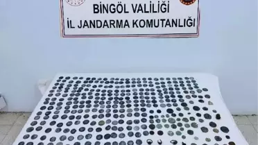 Bingöl'de Tarihi Eser Kaçakçılarına Operasyon: 2 Gök Taşı ve 373 Tarihi Eser Ele Geçirildi