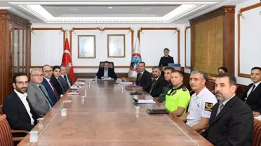 Kırşehir Valisi Hüdayar Mete Buhara Başkanlığında Okul Güvenliği Toplantısı Yapıldı