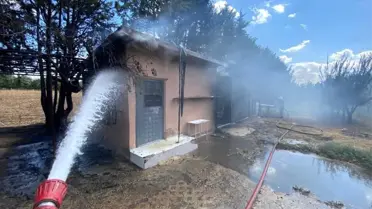 Lüleburgaz'da çıkan yangında depo kullanılamaz hale geldi