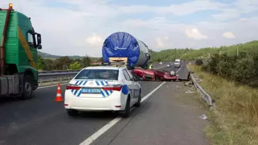 Uşak'ta Otomobil Kazası: 1 Ölü, 3 Yaralı