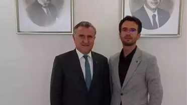 Dodurga Belediye Başkanı Selim Tuna, Gençlik ve Spor Bakanı ile Sentetik Futbol Saha Projesi Hakkında Görüştü