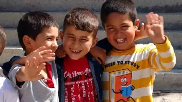 Depremde enkaz altından kurtulan Ahmet Eren Aydın, Mersin'de okula başladı