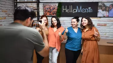 'Hello Mersin'le Birlikte Mersinliler Hem Eğleniyor Hem Yabancı Dil Öğreniyor