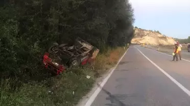 Kastamonu'da Karacaya Çarpmamak İçin Yapılan Manevra Sonucu Kamyonet Devrildi
