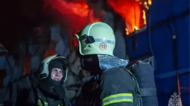 Rusya'da Üretim Tesisi ve Depoda Yangın Çıktı