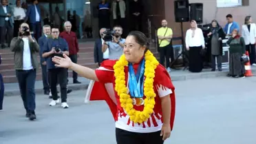 Avrupa Şampiyonu Münevver Yılmaz, Afyonkarahisar'da Karşılandı