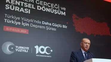 Cumhurbaşkanı Erdoğan: '(Kahramanmaraş merkezli depremlerden etkilenen illerde) Konteyner kentlerde yaşayan depremzede sayısı 1,9 milyonu bulmuştur.'