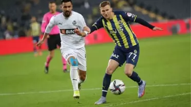 Fenerbahçe: '2023-2024 sezonu yapılanmasına devam edilen Profesyonel Futbol Takımımızda oyuncularımızdan Burak Kapacak bir sezonluğuna Sivasspor'a...
