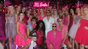 Oligark İstanbul'da Barbie Defilesi