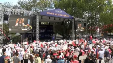Büyük Aile Platformu LGBT'yi Protesto Etti