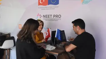 İŞKUR, gençlere hizmetleri tanıtmak için tır gönderdi