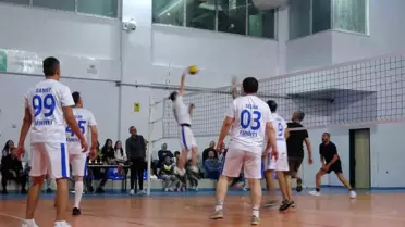 Kütahya'da düzenlenen voleybol turnuvasında şampiyon belli oldu