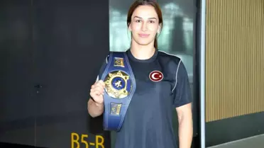 Milli Güreşçi Buse Tosun Çavuşoğlu Dünya Şampiyonu Oldu