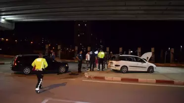Karaman'da Kavşakta Meydana Gelen Kaza Sonucu 2 Kişi Yaralandı