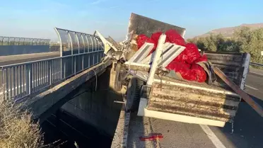 Niğde'de Kamyonetin Bariyerlere Çarpması Sonucu Sürücü Yaralandı