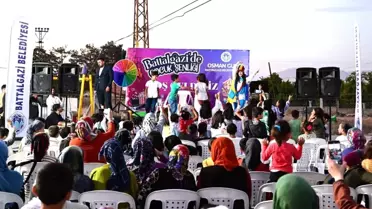 Battalgazi Belediyesi, Dolamantepe Geçici Konaklama Merkezi'nde Çocuk Şenliği Düzenledi