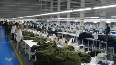 Bitlis'te kurulan tekstil fabrikası ihracata başladı