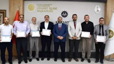 Kütahya'da Hatimle Teravih Namazı Kılan Din Görevlilerine Teşekkür Belgeleri Verildi