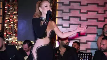 Pınar Eliçe, hayranları tarafından şampanya yağmuruna tutuldu