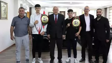 Bayburt Belediyesi Tuğra Boks Spor Kulübü Sporcuları Başkanı Ziyaret Etti