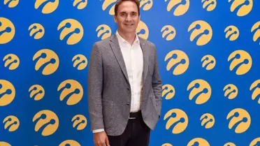 Melis Sezen ve Onur Tuna'nın reklam filmi için makyajları 23 saat sürdü