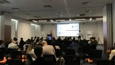 Bursa'da düzenlenen konferansta e-ticaret ve e-ihracatın geleceği masaya yatırıldı