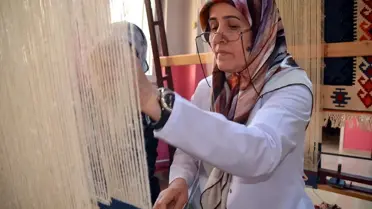 Muş Halk Eğitim Merkezi'nde Dokumacılık Sanatı Yaşatılıyor
