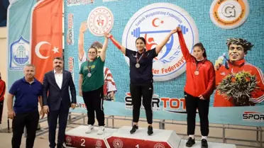 Naim Süleymanoğlu Spor Kompleksi, Gençler ve Kulüpler Türkiye Halter Şampiyonası'na ev sahipliği yaptı