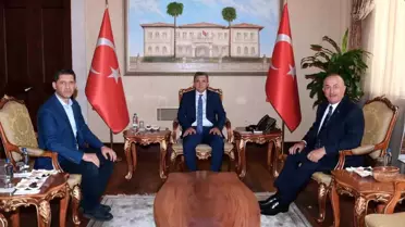 Antalya Valisi Hulusi Şahin, Mevlüt Çavuşoğlu'nu ağırladı
