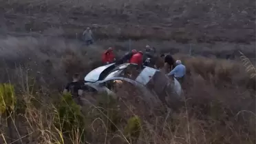 İstanbul-İzmir Otoyolu'nda otomobil şarampole devrildi, 4 kişi yaralandı