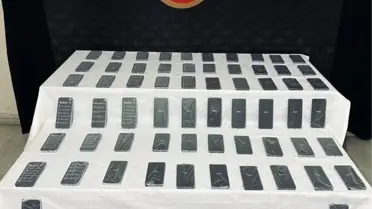 Hakkari'de 80 Adet Gümrük Kaçağı Cep Telefonu Ele Geçirildi